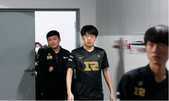 地主剩3张 地主剩3张